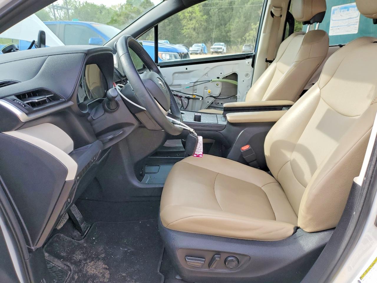 2021 TOYOTA SIENNA XLE 8-PASSENGER photo 13