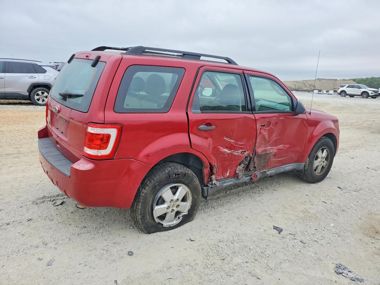 2010 FORD ESCAPE XLS photo 5