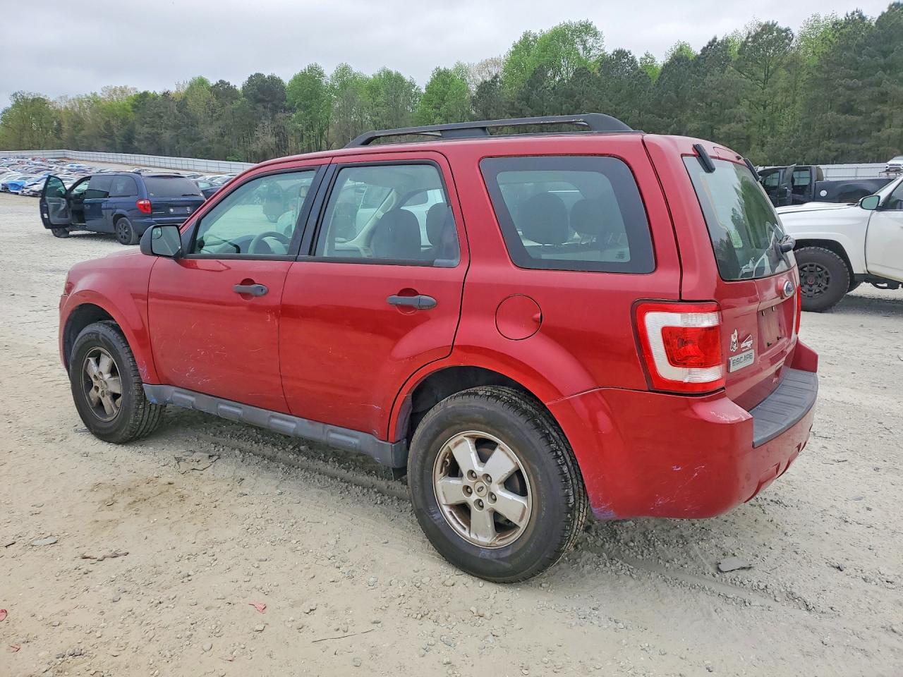 2010 FORD ESCAPE XLS photo 3