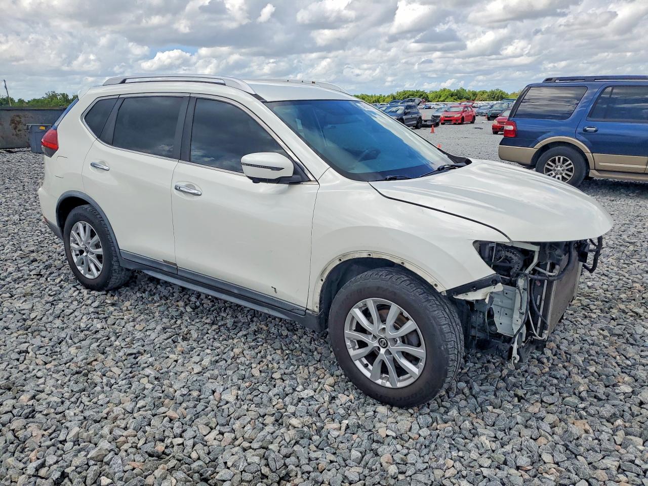 2017 NISSAN ROGUE SV photo 10