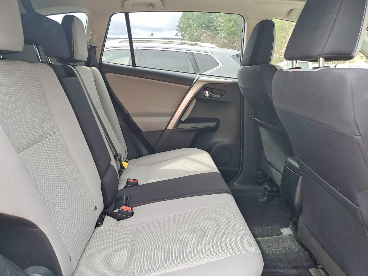 2018 TOYOTA RAV4 XLE photo 21