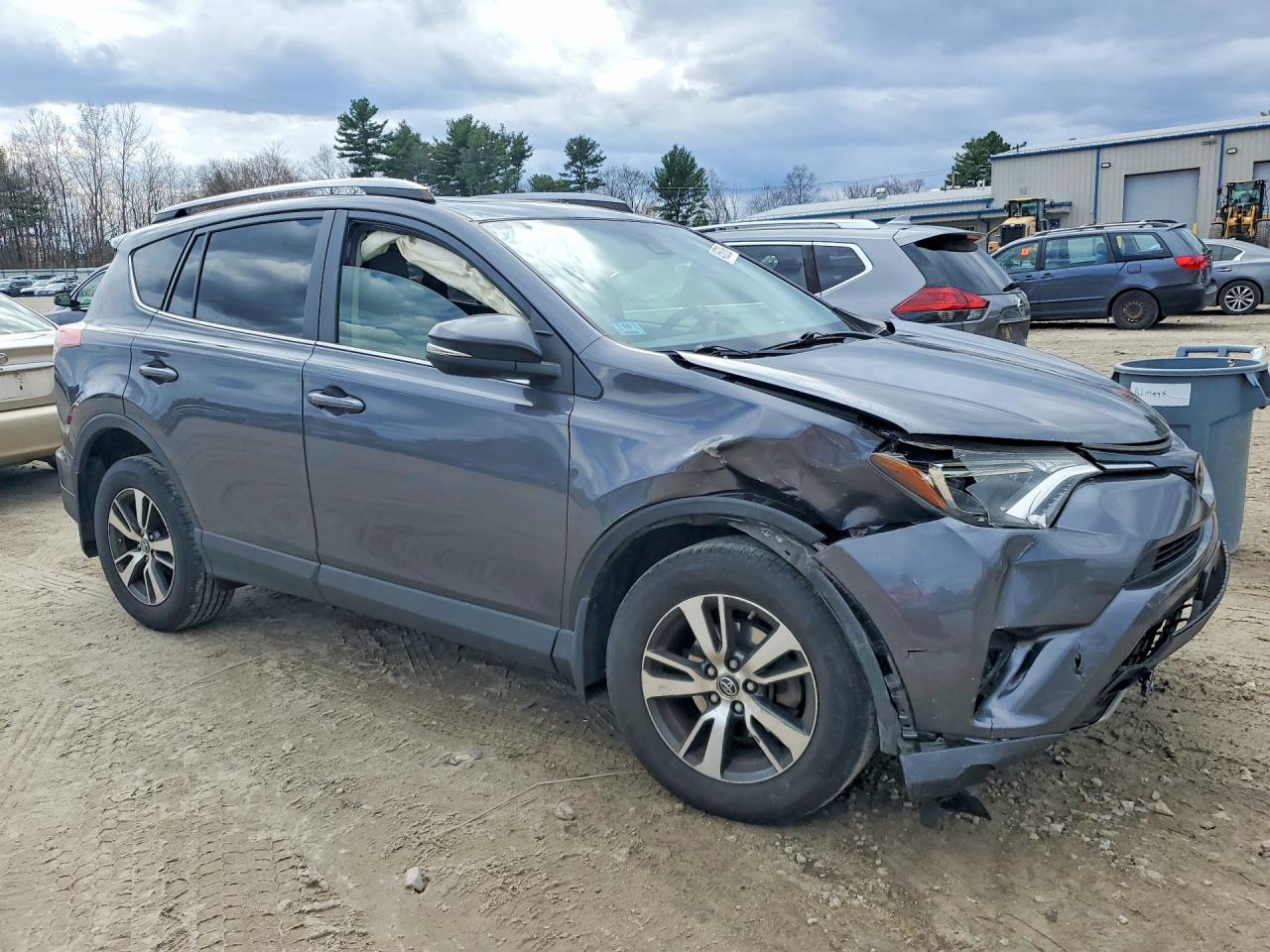 2018 TOYOTA RAV4 XLE photo 7