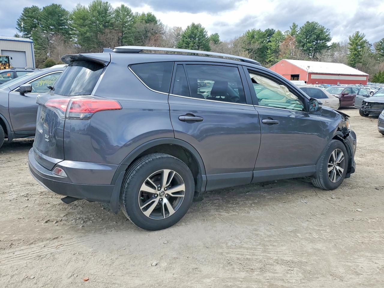 2018 TOYOTA RAV4 XLE photo 5