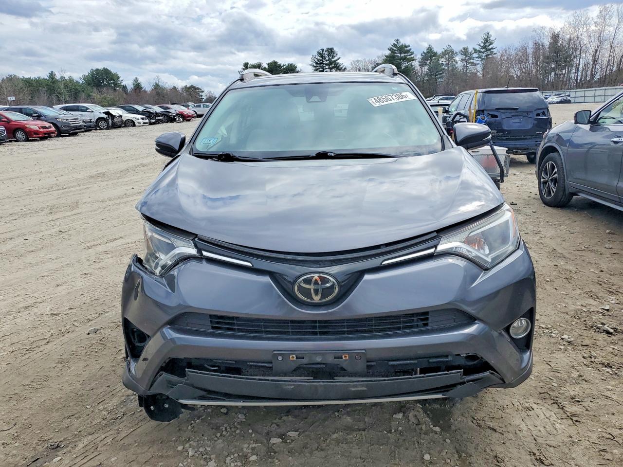 2018 TOYOTA RAV4 XLE photo 9