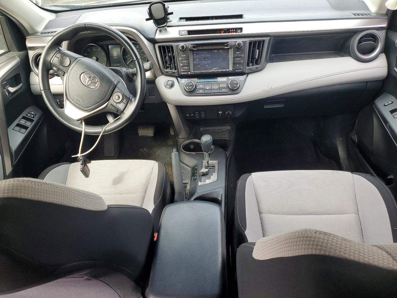 2018 TOYOTA RAV4 XLE photo 15