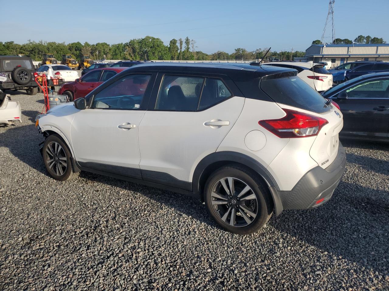 2020 NISSAN KICKS SV photo 3