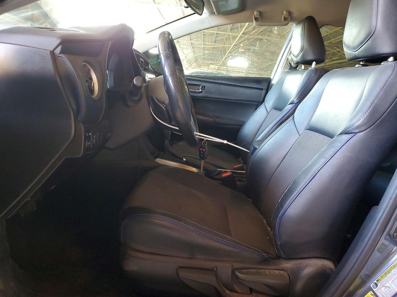 2017 TOYOTA COROLLA SE photo 13