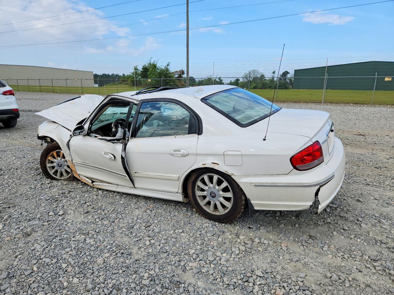 2002 HYUNDAI SONATA GLS photo 2