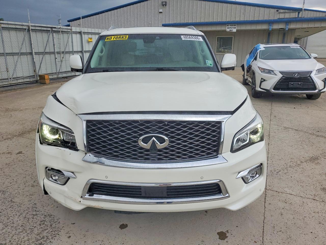 2017 INFINITI QX80 BASE photo 13
