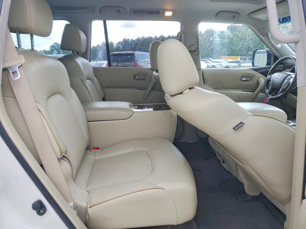 2017 INFINITI QX80 BASE photo 31