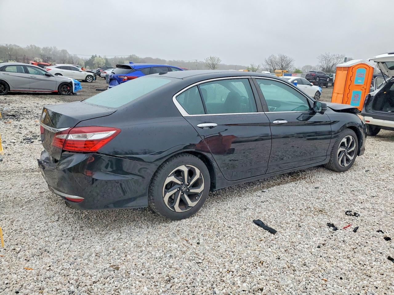 2017 HONDA ACCORD EX photo 5