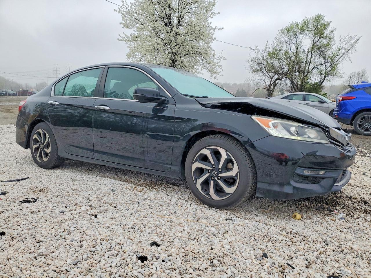 2017 HONDA ACCORD EX photo 7