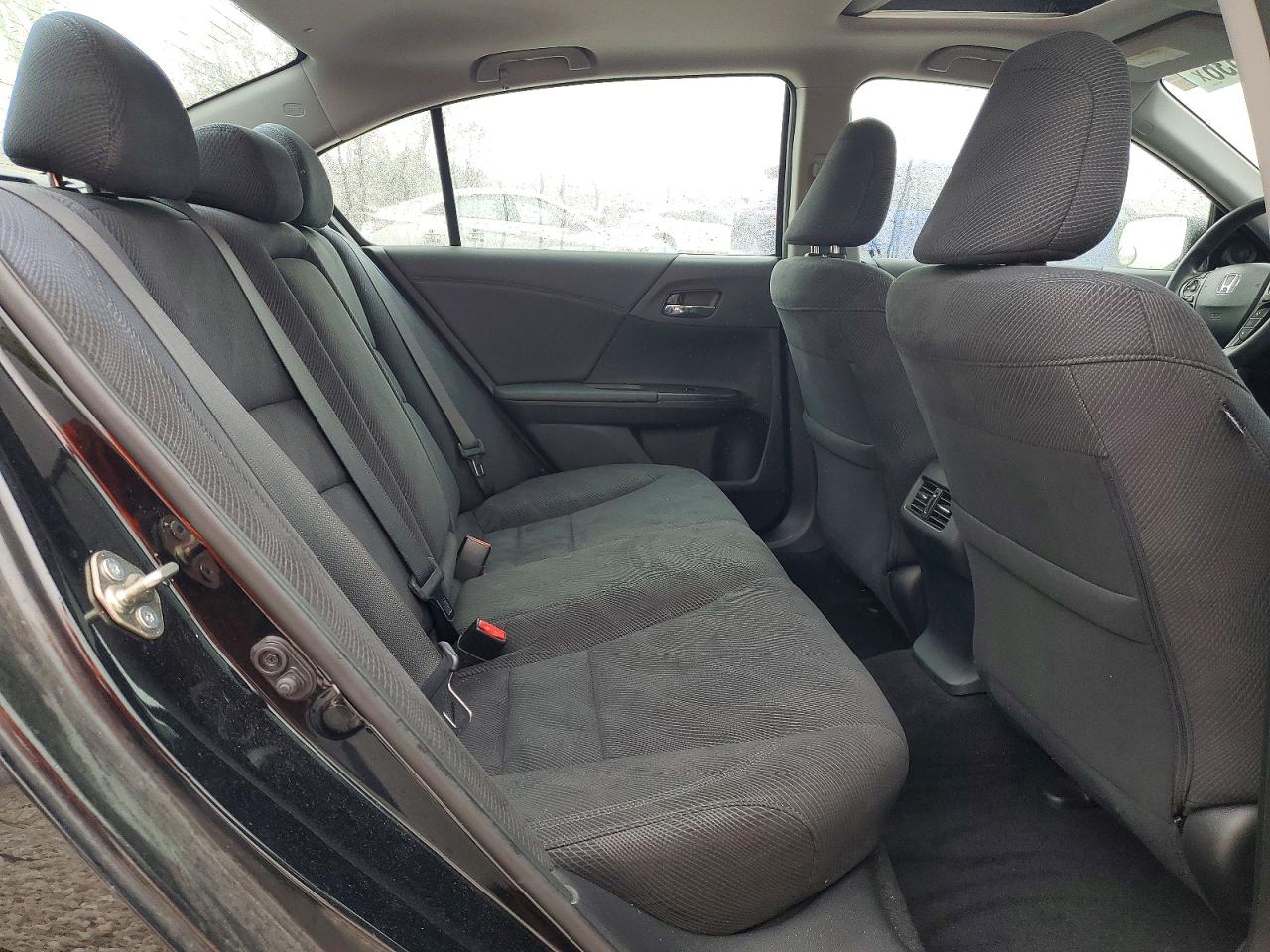 2017 HONDA ACCORD EX photo 19