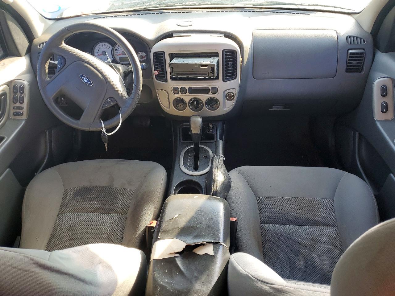 2005 FORD ESCAPE XLT photo 8