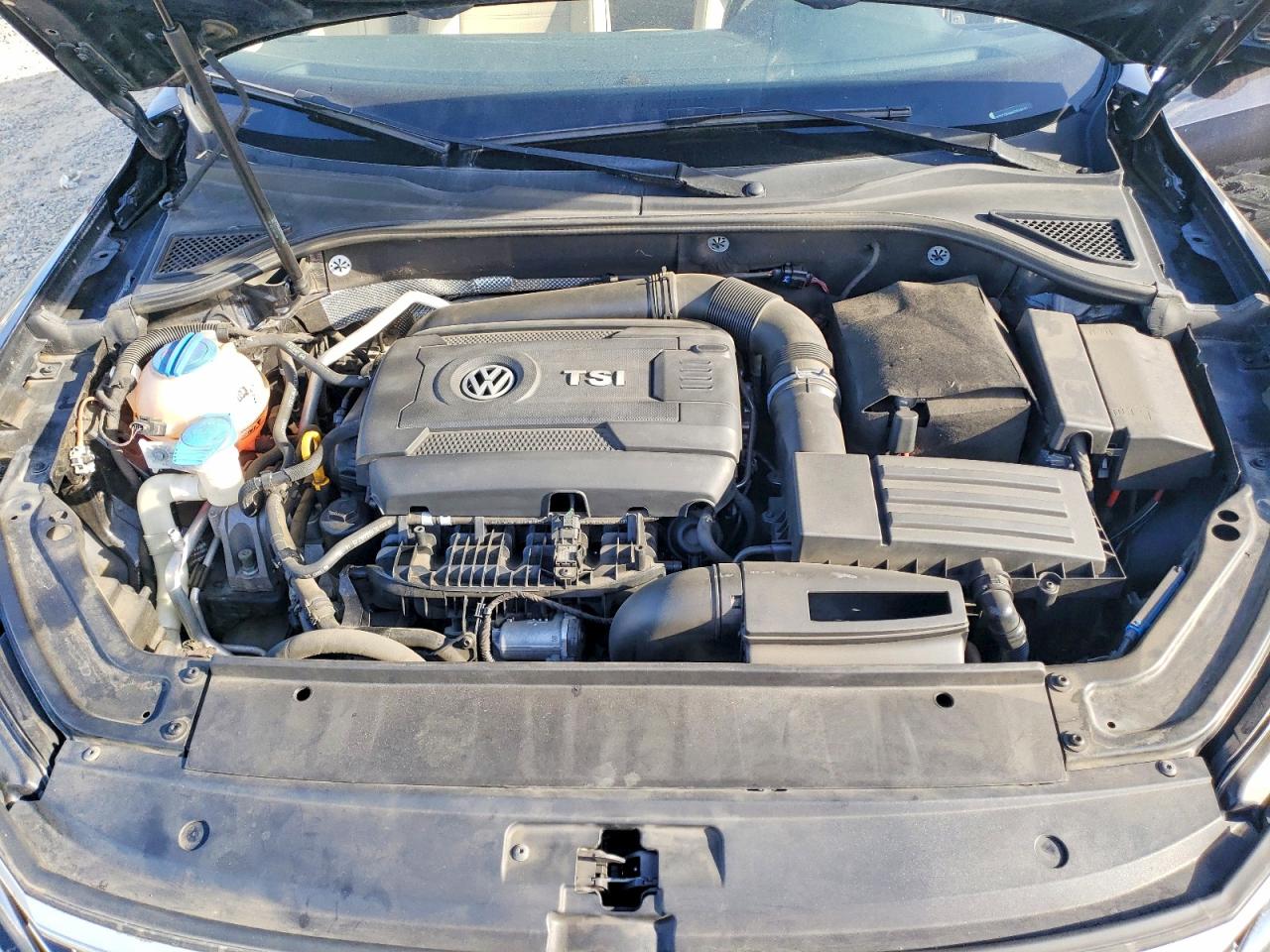 2017 VOLKSWAGEN PASSAT R-LINE photo 21