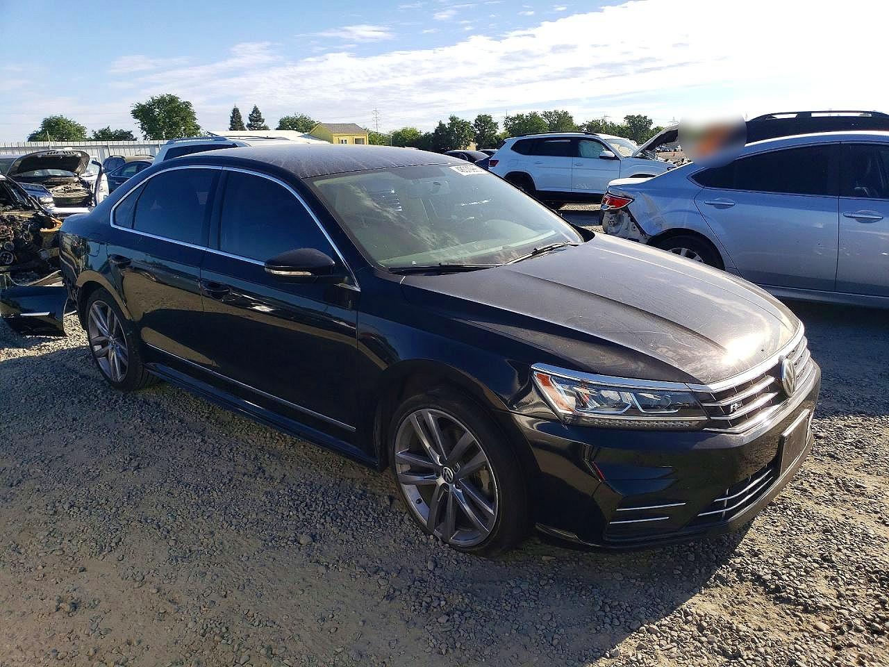2017 VOLKSWAGEN PASSAT R-LINE photo 7