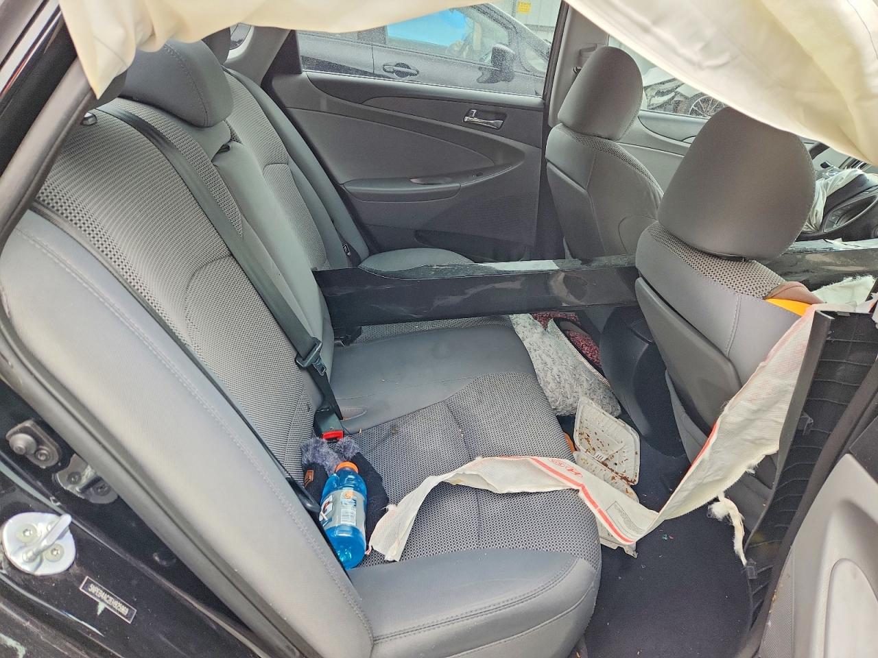 2014 HYUNDAI SONATA GLS photo 28
