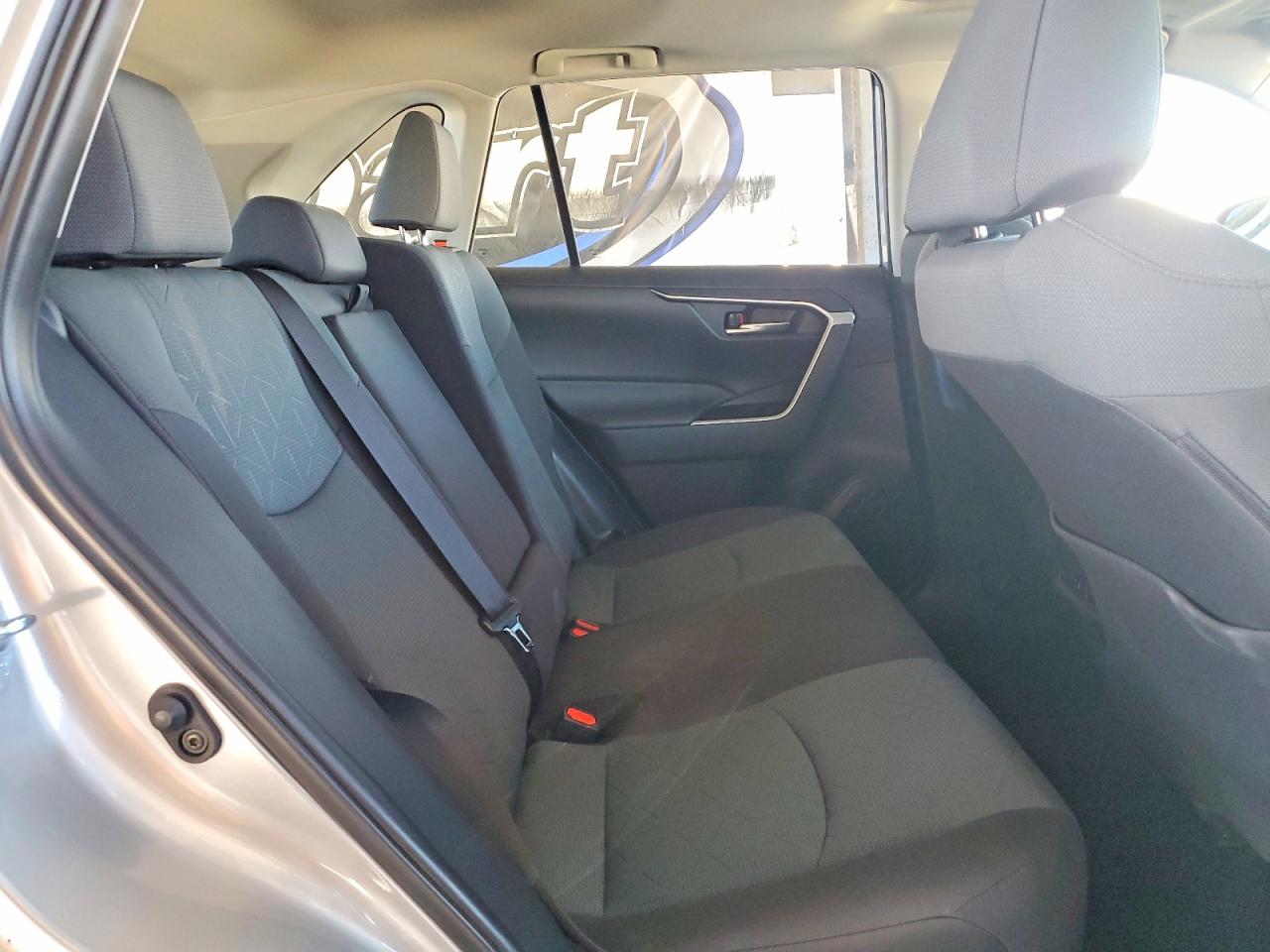2025 TOYOTA RAV4 XLE photo 19