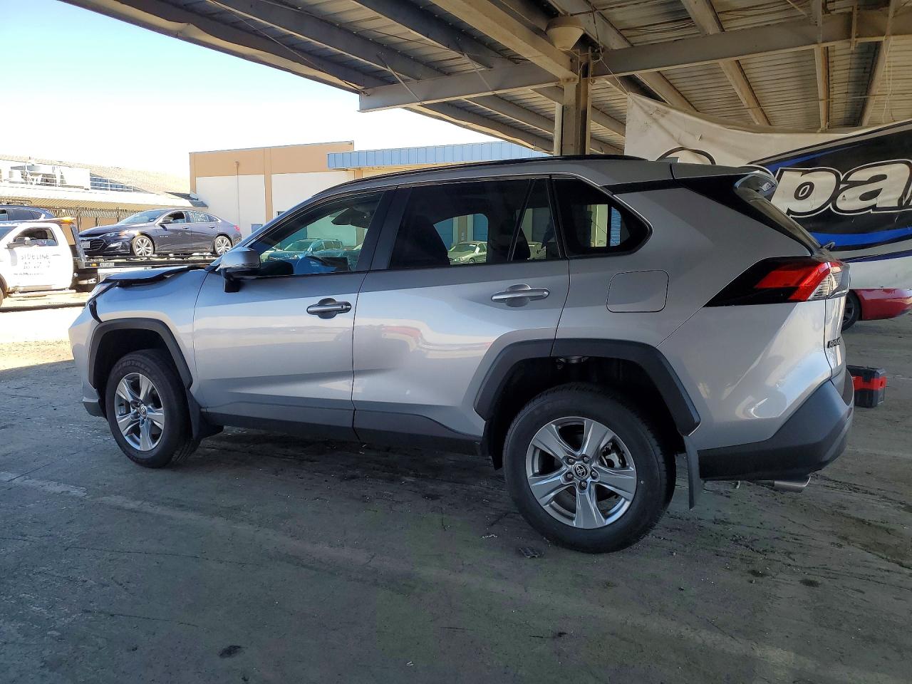 2025 TOYOTA RAV4 XLE photo 3
