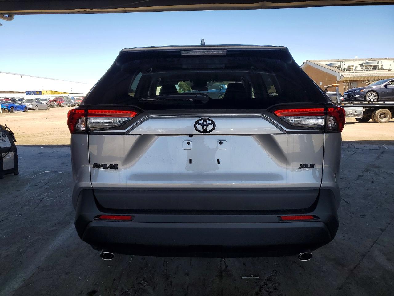 2025 TOYOTA RAV4 XLE photo 11