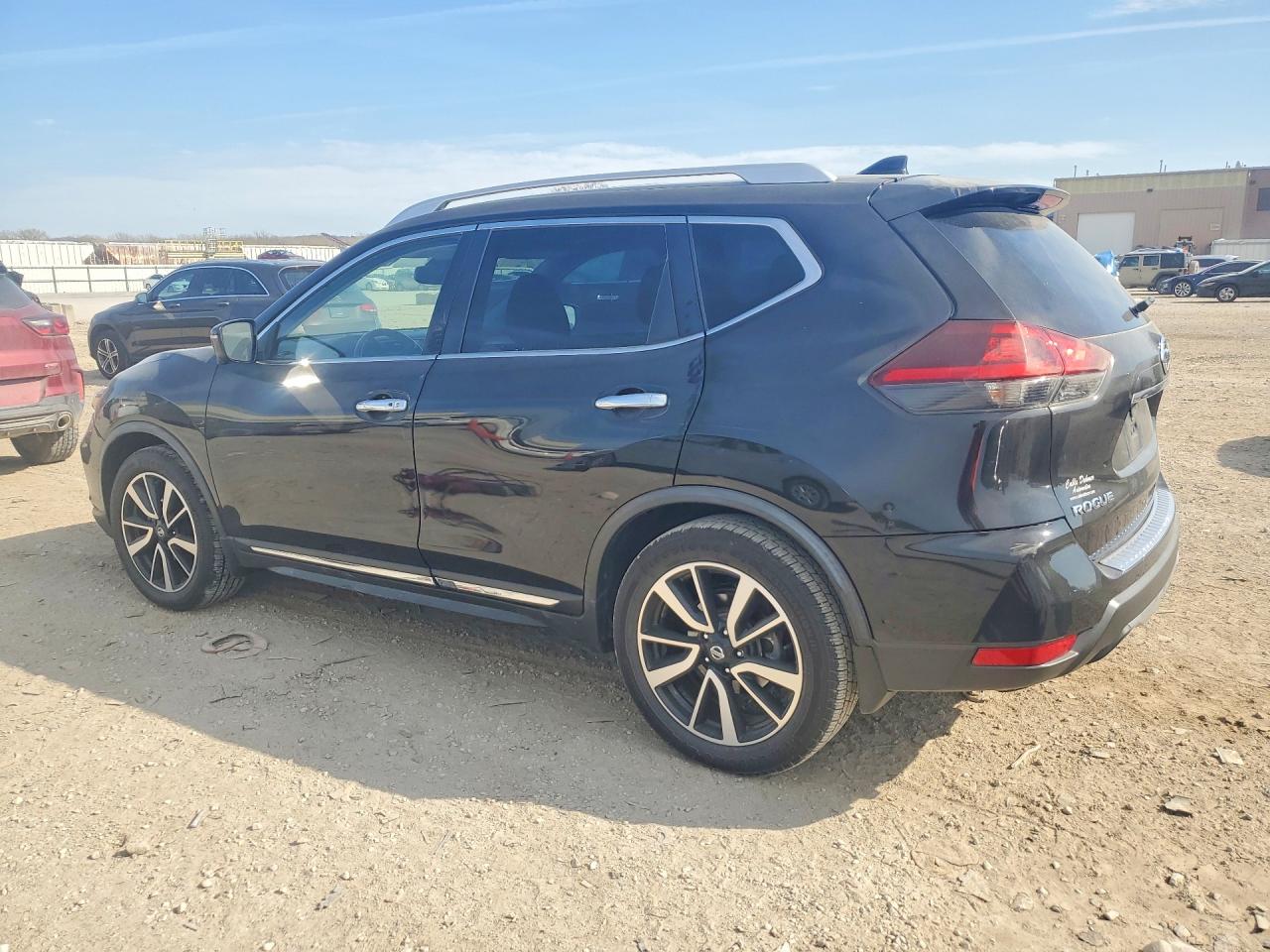 2018 NISSAN ROGUE S photo 2