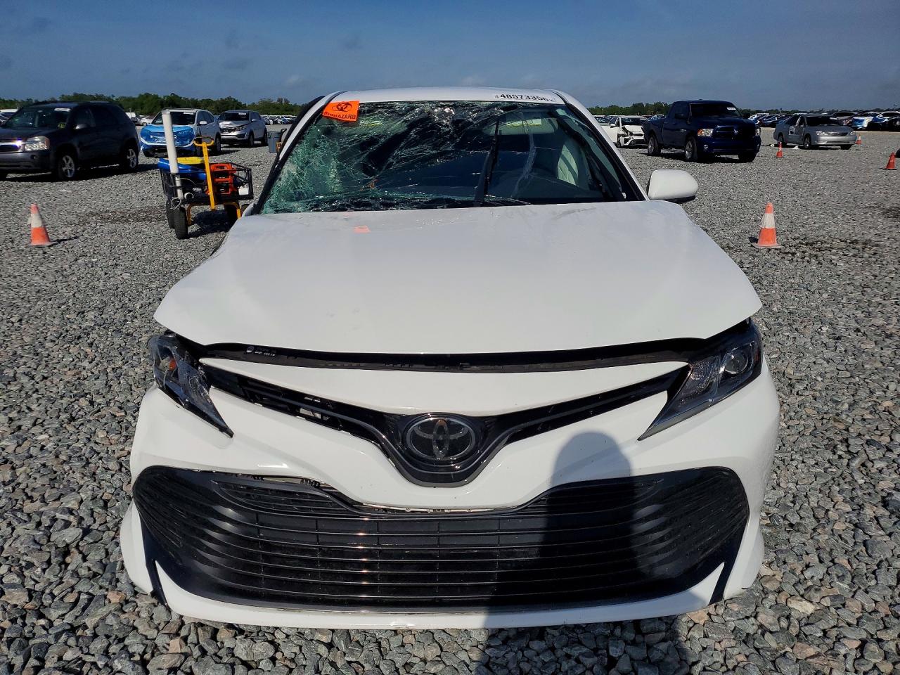 2020 TOYOTA CAMRY LE photo 9
