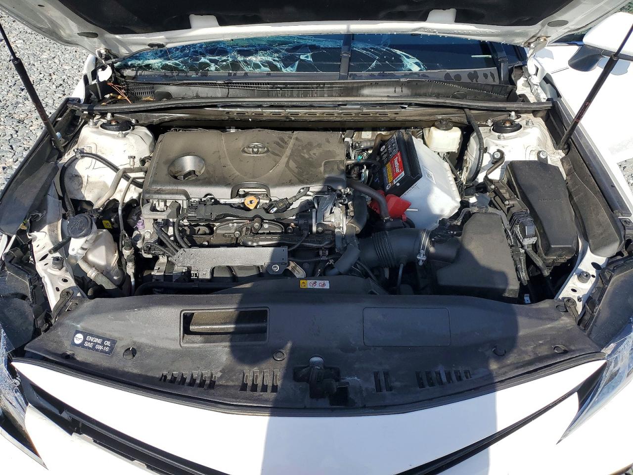 2020 TOYOTA CAMRY LE photo 21