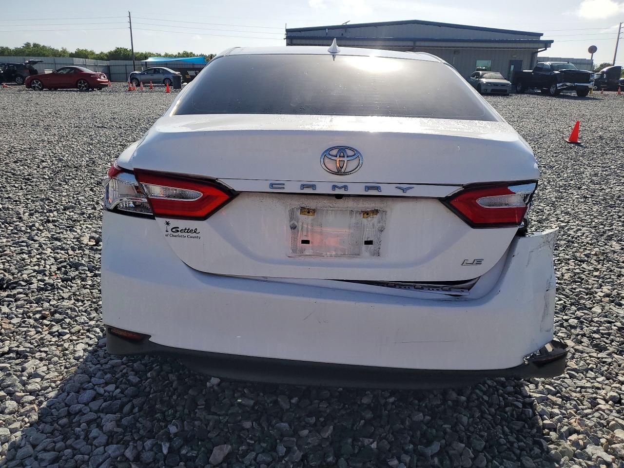 2020 TOYOTA CAMRY LE photo 11