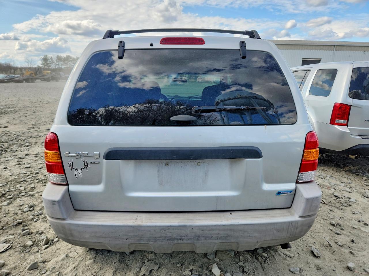 2003 FORD ESCAPE XLT photo 11