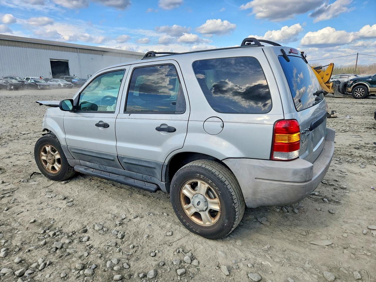 2003 FORD ESCAPE XLT photo 3