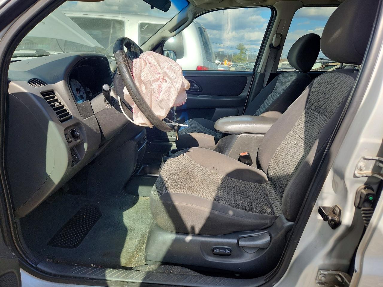 2003 FORD ESCAPE XLT photo 13