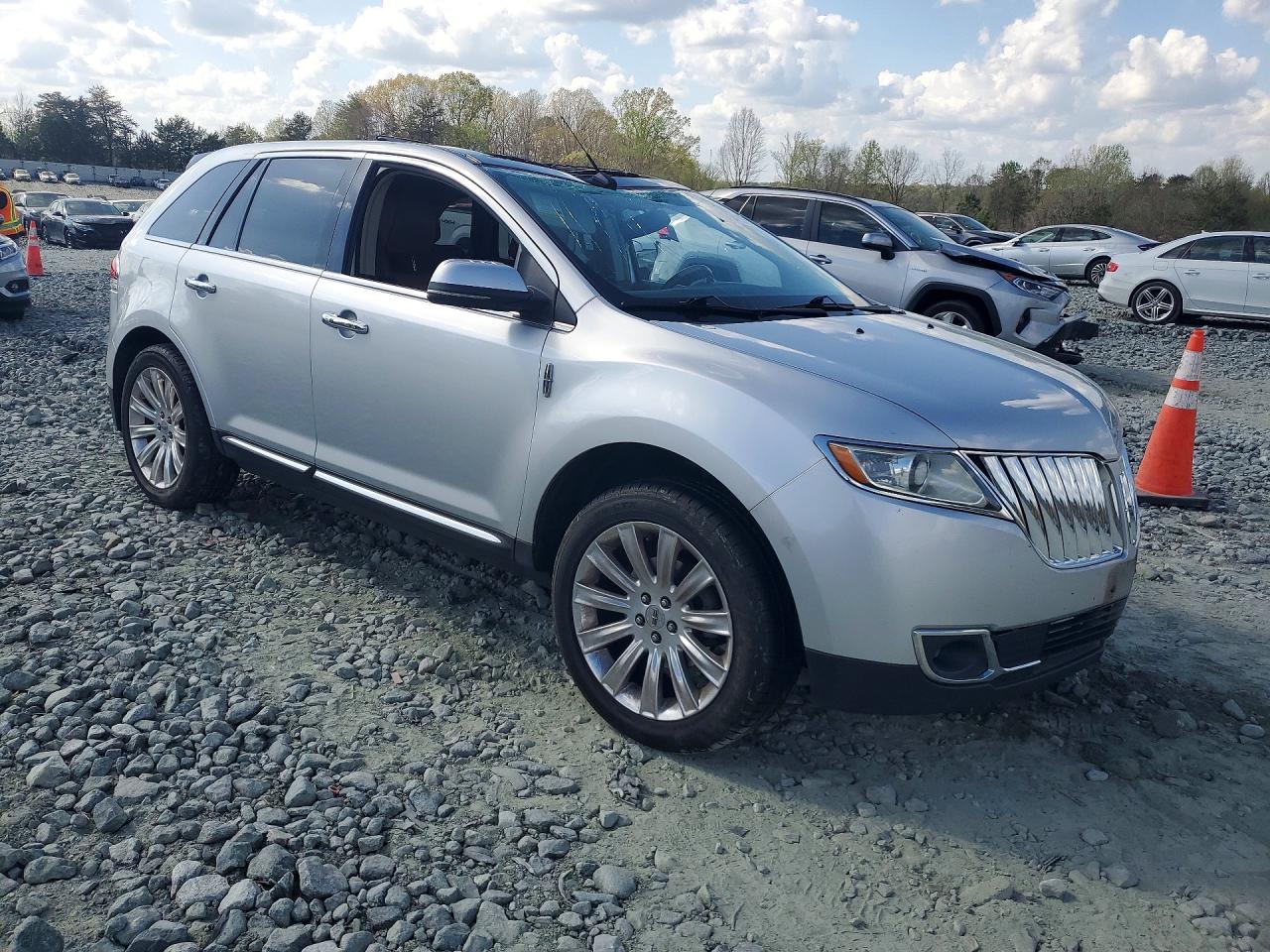 2013 LINCOLN TOWNHOUSE MKX photo 7