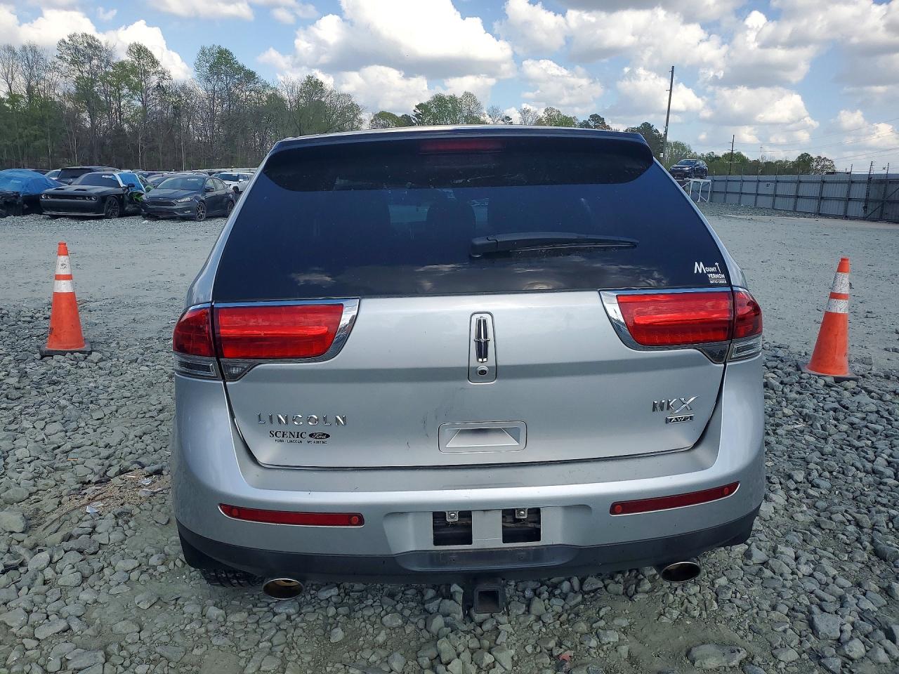 2013 LINCOLN TOWNHOUSE MKX photo 11