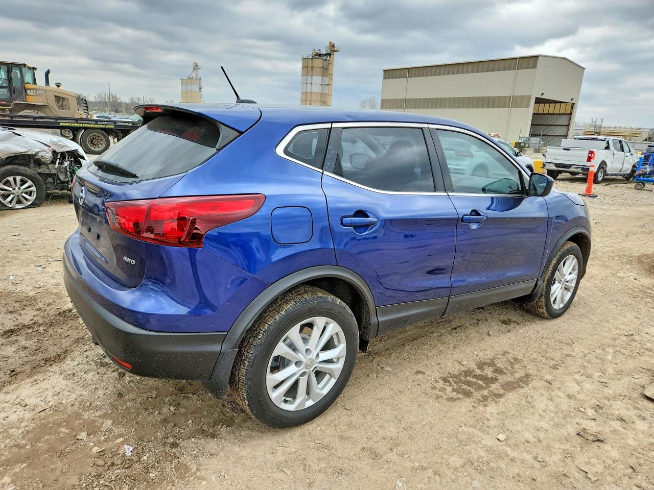 2018 NISSAN ROGUE SPORT S photo 3