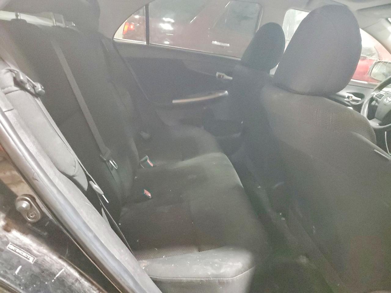 2011 TOYOTA COROLLA S photo 19
