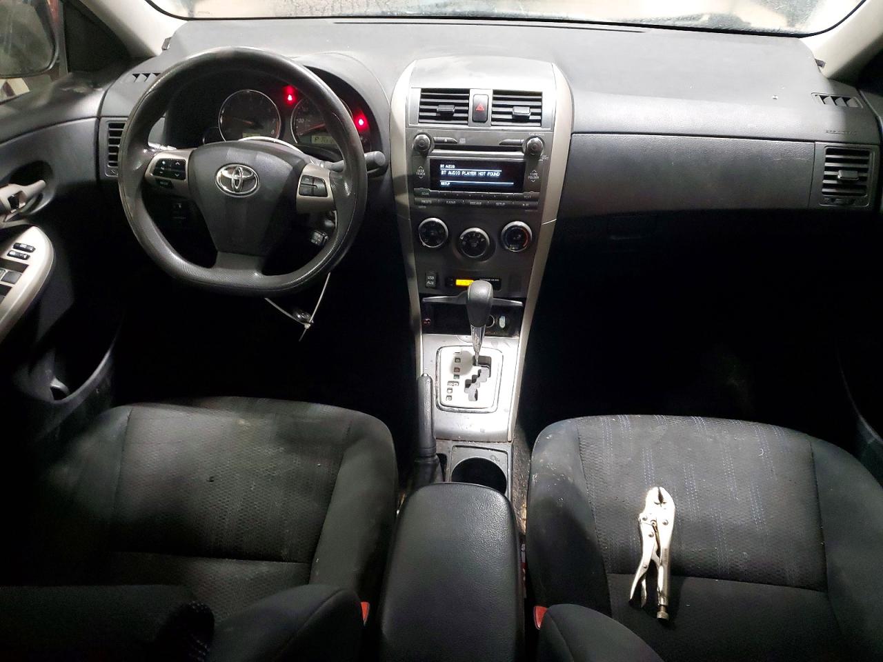 2011 TOYOTA COROLLA S photo 15
