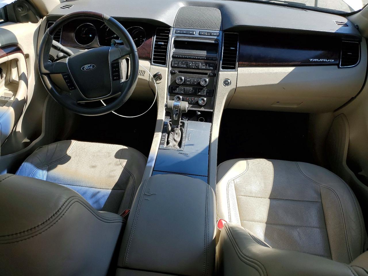 2011 FORD TAURUS photo 8