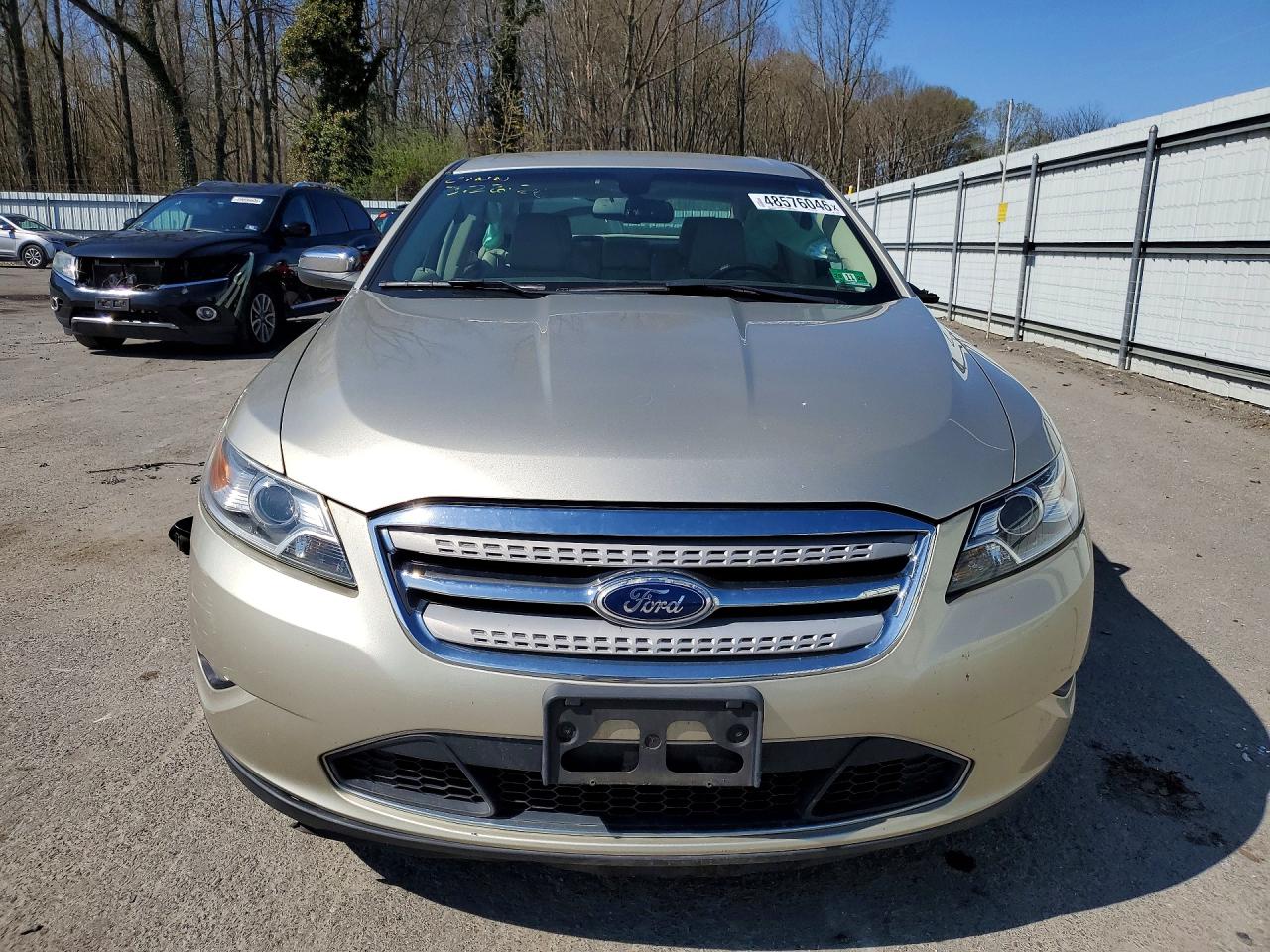 2011 FORD TAURUS photo 5