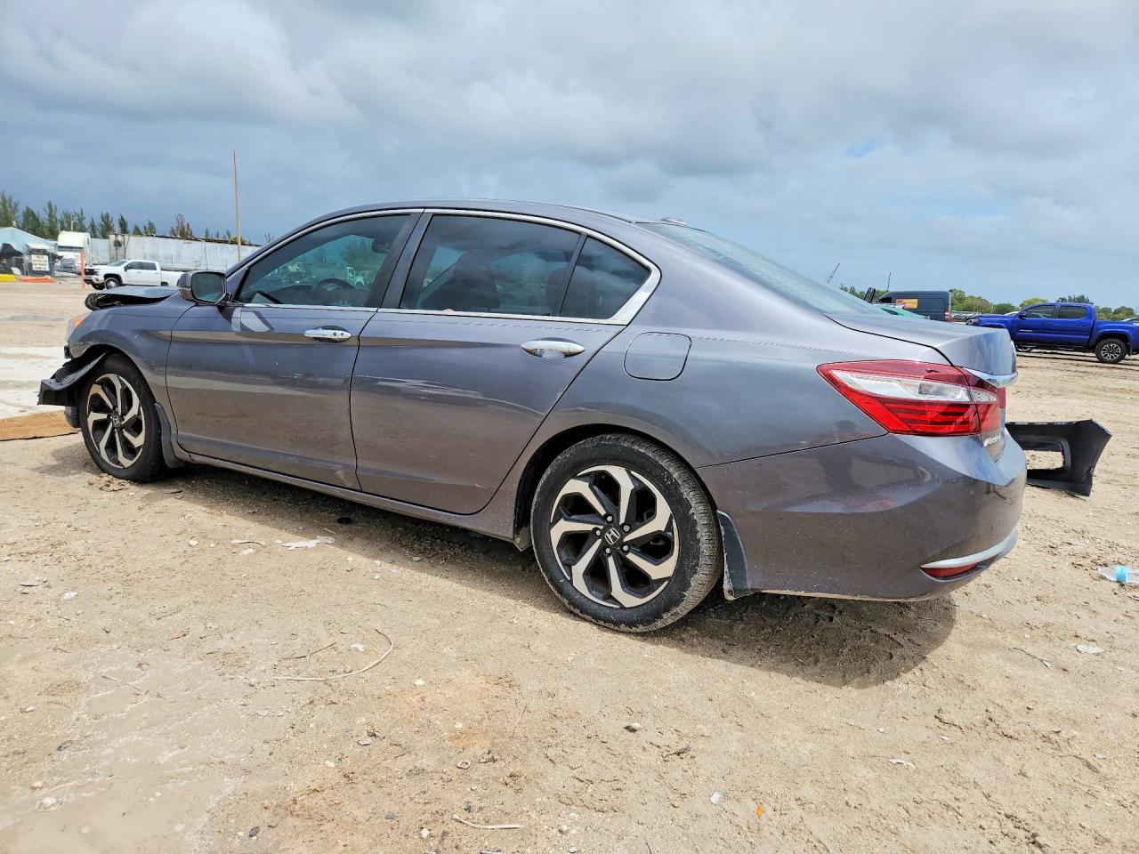 2017 HONDA ACCORD EXL photo 2