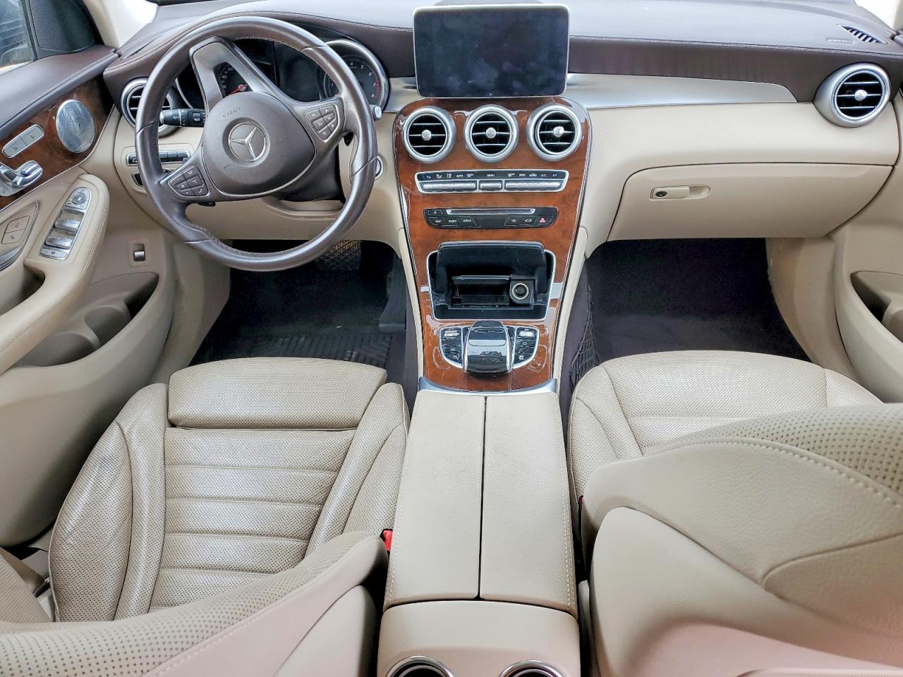 2016 MERCEDES-BENZ GLC 300 photo 22