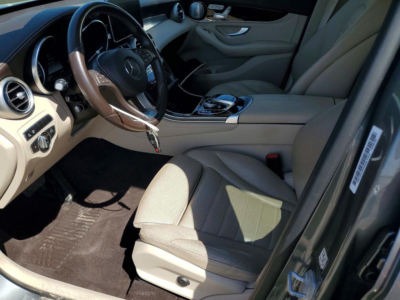 2016 MERCEDES-BENZ GLC 300 photo 19