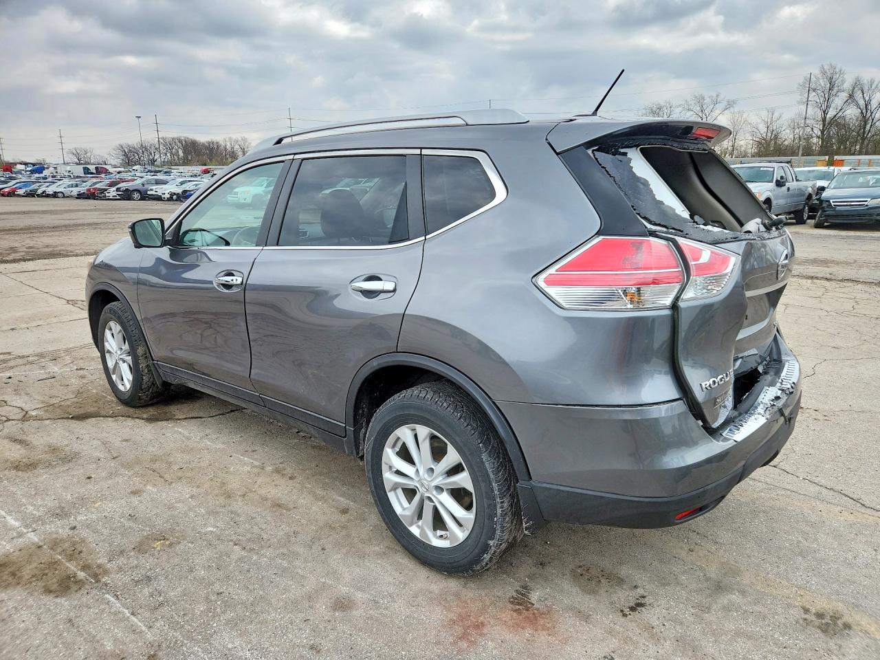 2016 NISSAN ROGUE SV photo 2
