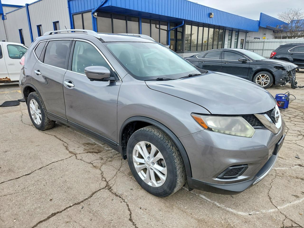 2016 NISSAN ROGUE SV photo 4