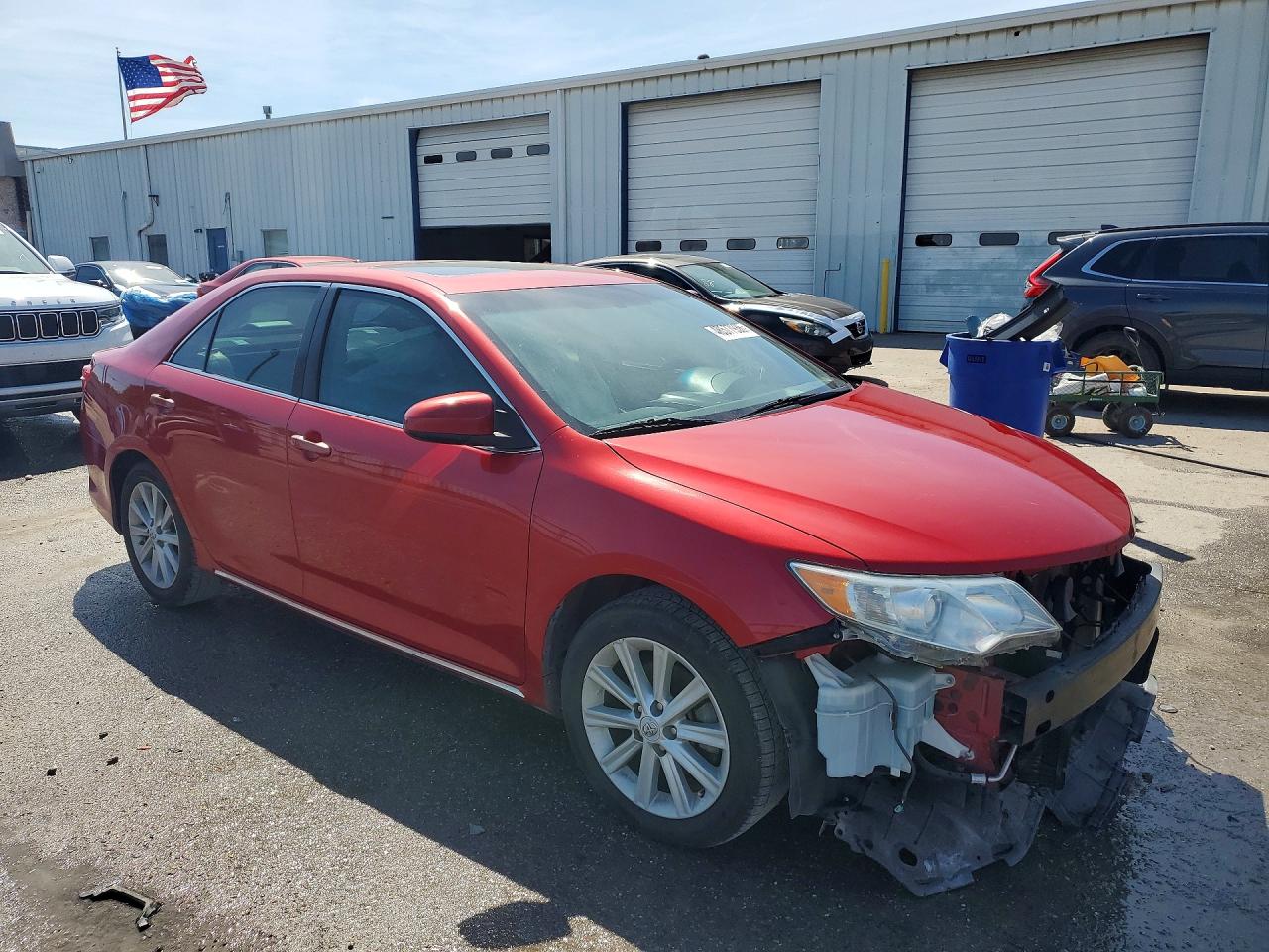 2012 TOYOTA CAMRY XLE photo 7