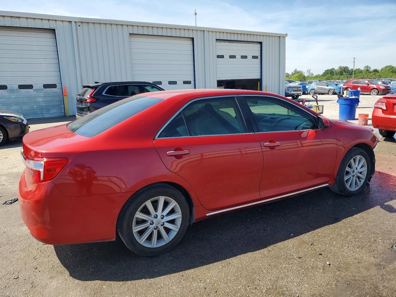 2012 TOYOTA CAMRY XLE photo 5