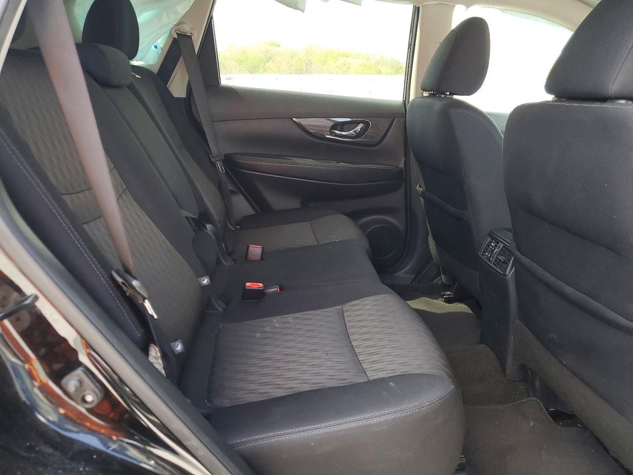 2019 NISSAN ROGUE SV photo 21