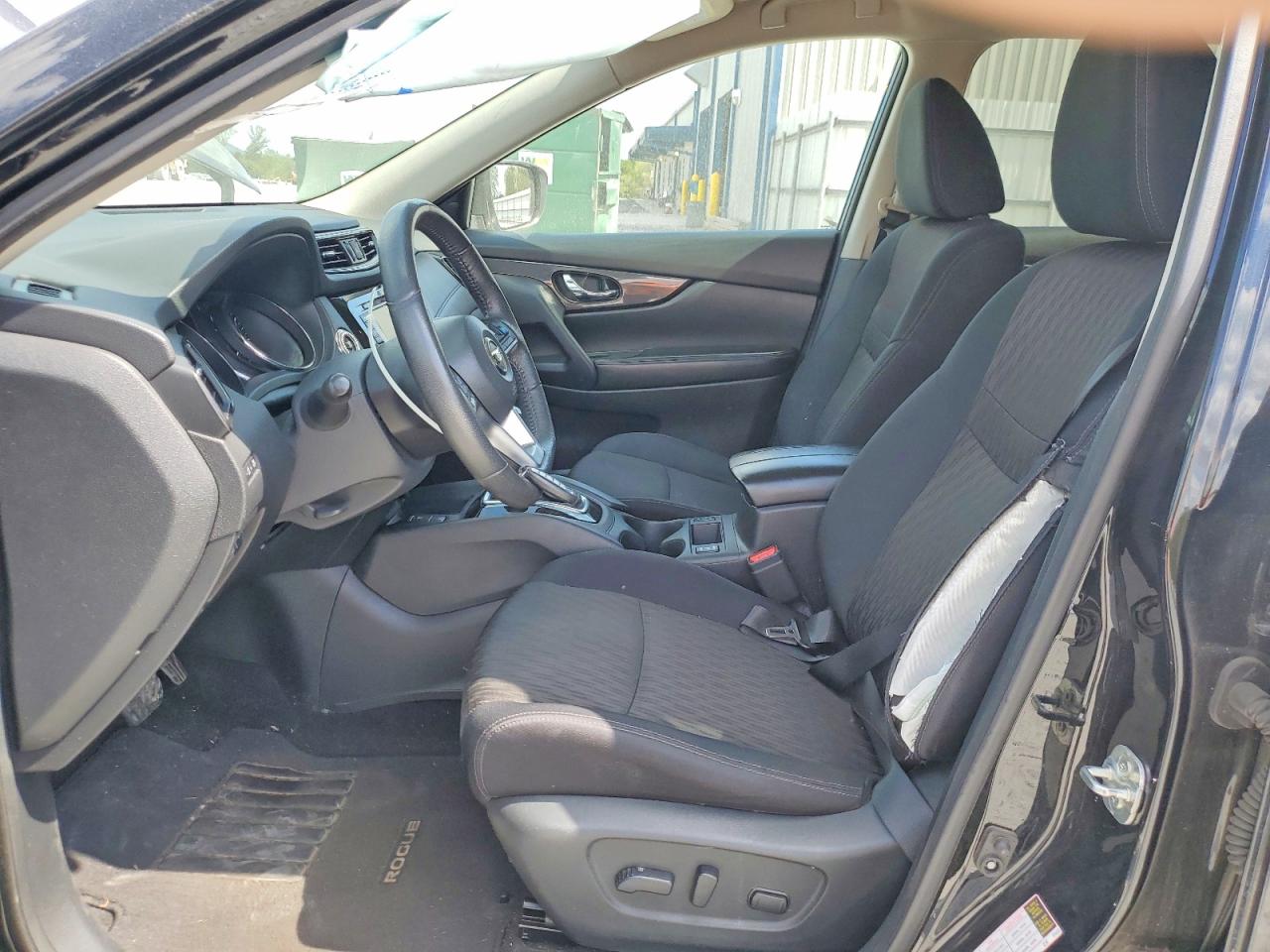 2019 NISSAN ROGUE SV photo 13