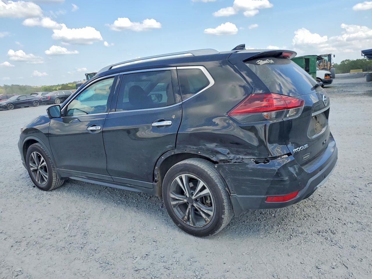 2019 NISSAN ROGUE SV photo 3
