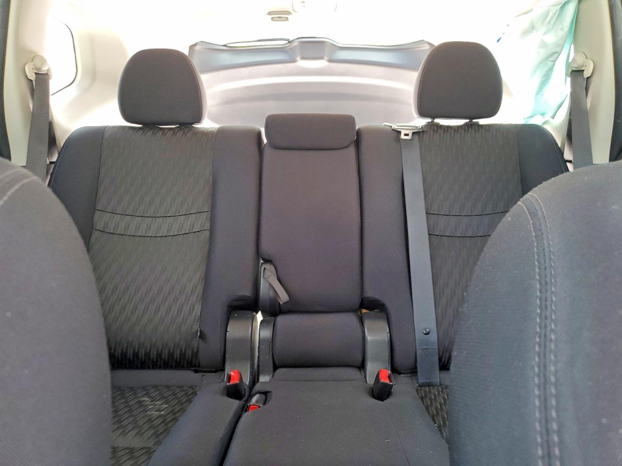 2019 NISSAN ROGUE SV photo 19
