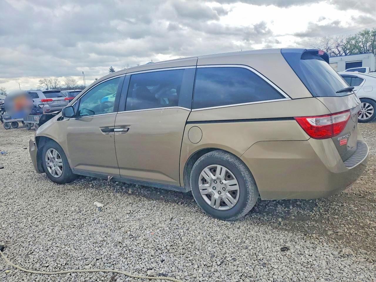 2013 HONDA ODYSSEY LX photo 3